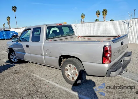 2005 Chevrolet Silverado C1500 z USA, uszkodzony, nr VIN 1GCEC19V05Z276215